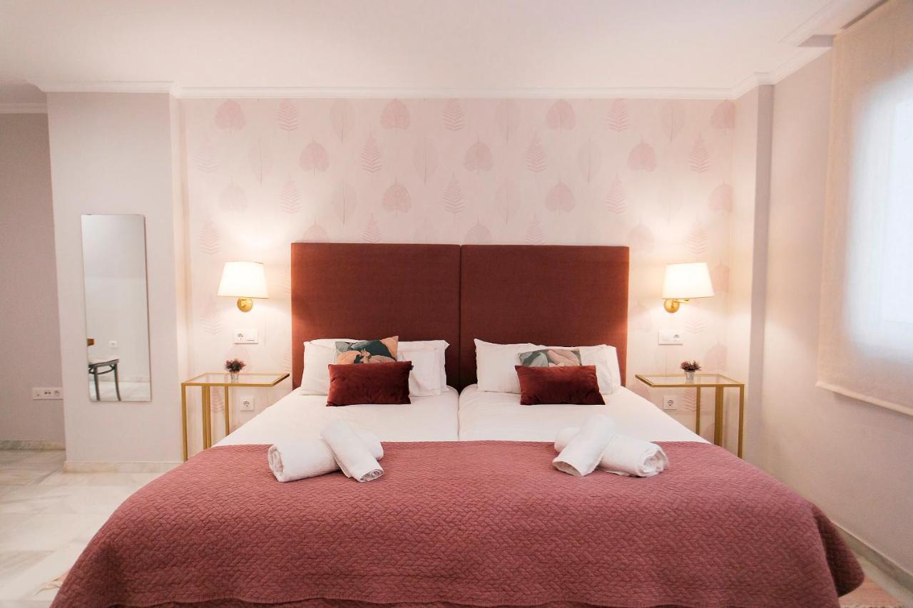 Minty Stay - 3Bd Cathedral Севилья Экстерьер фото