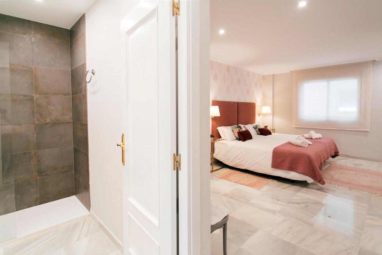 Minty Stay - 3Bd Cathedral Севилья Экстерьер фото